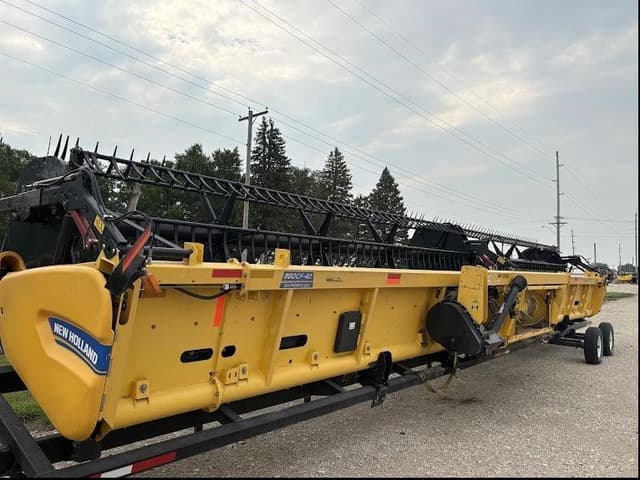 Image of New Holland 880CF-40 equipment image 2