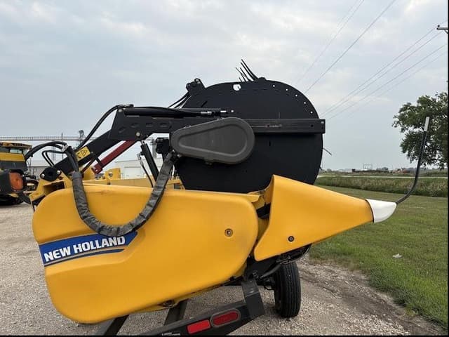 Image of New Holland 880CF-40 equipment image 4