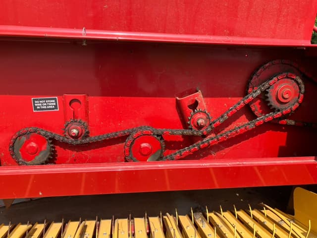 Image of New Holland BC5060 equipment image 4