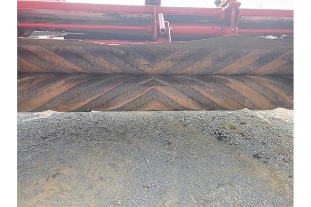 Image of New Holland H7230 equipment image 4