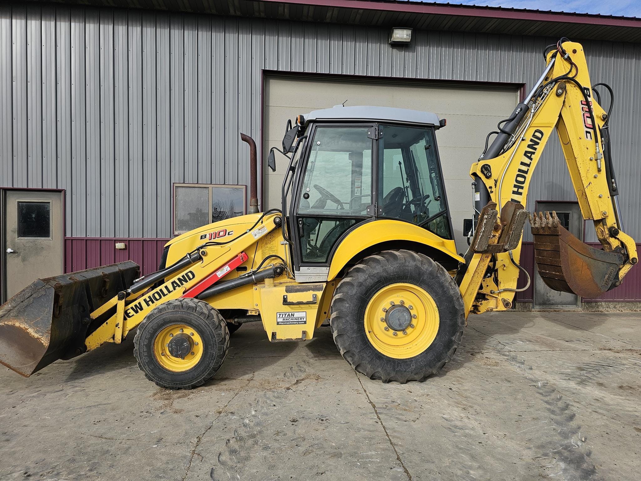 2012 New Holland B110C Equipment Image0