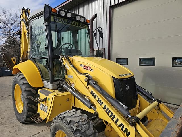 Image of New Holland B110C equipment image 4