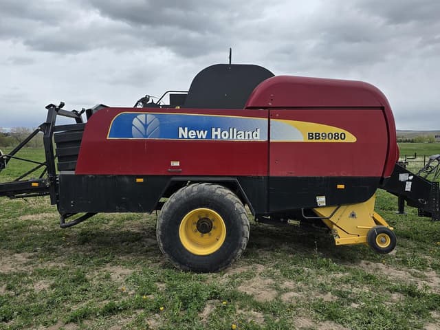 Image of New Holland BB9080 equipment image 4