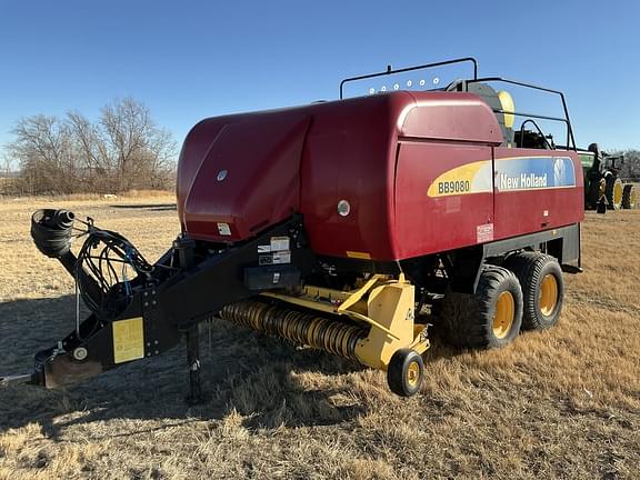 Image of New Holland BB9080 equipment image 1