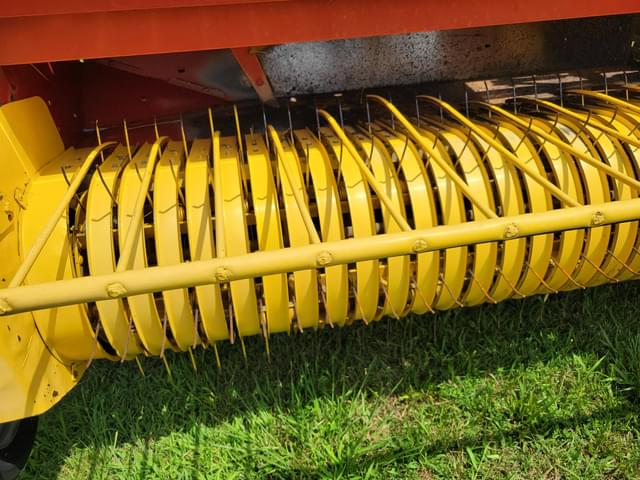 Image of New Holland BC5070 equipment image 3