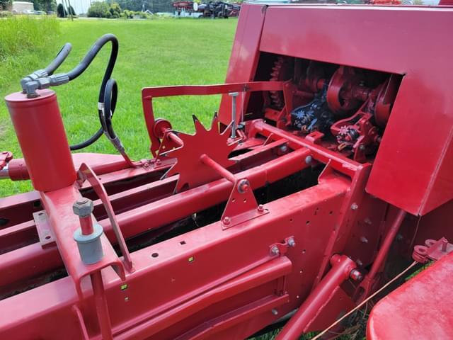 Image of New Holland BC5070 equipment image 1