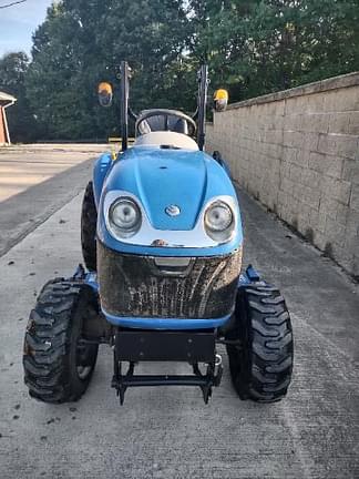 Image of New Holland Boomer 25 equipment image 2