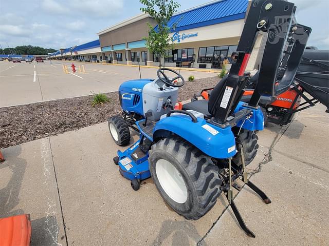 Image of New Holland Boomer 25 equipment image 4