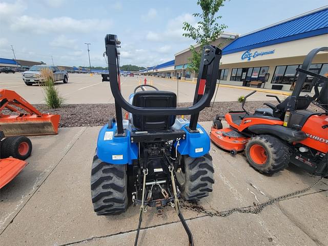 Image of New Holland Boomer 25 equipment image 2