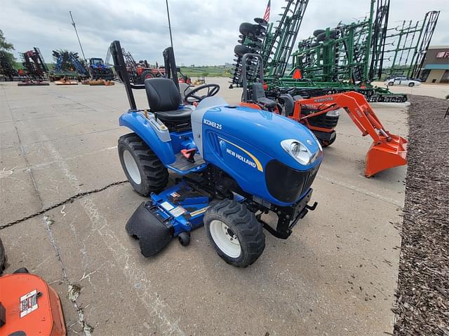 Image of New Holland Boomer 25 equipment image 1