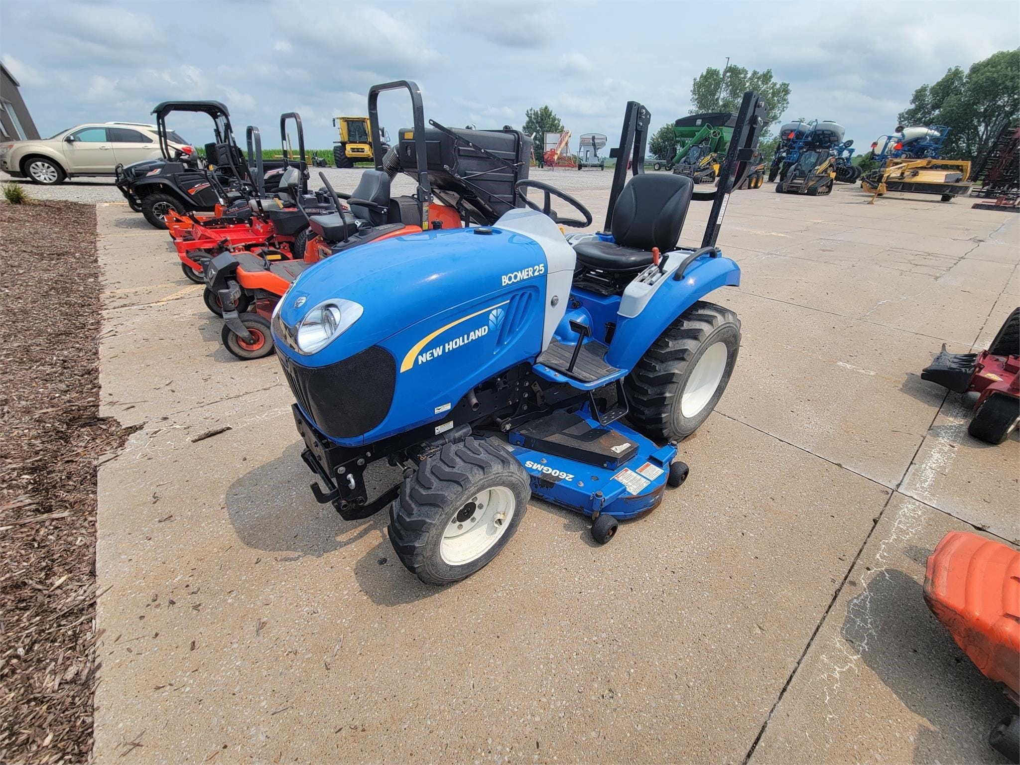 2012 New Holland Boomer 25 Equipment Image0