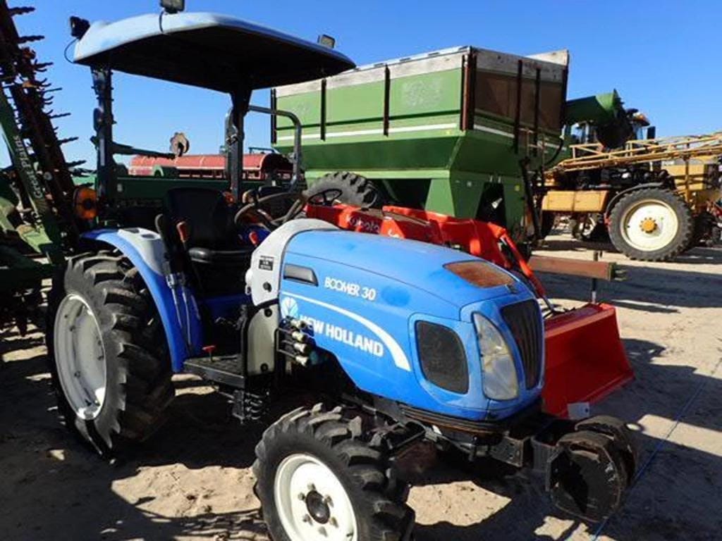 Main image New Holland Boomer 30
