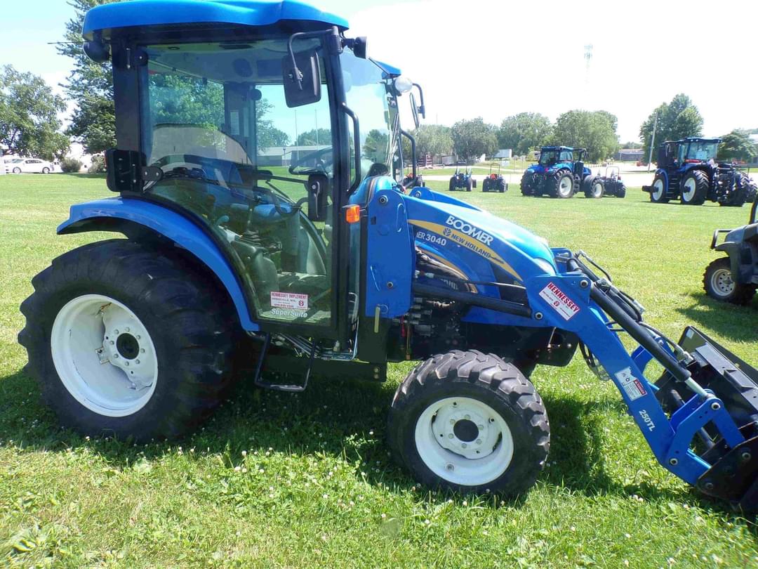 Image of New Holland Boomer 3040 Primary image