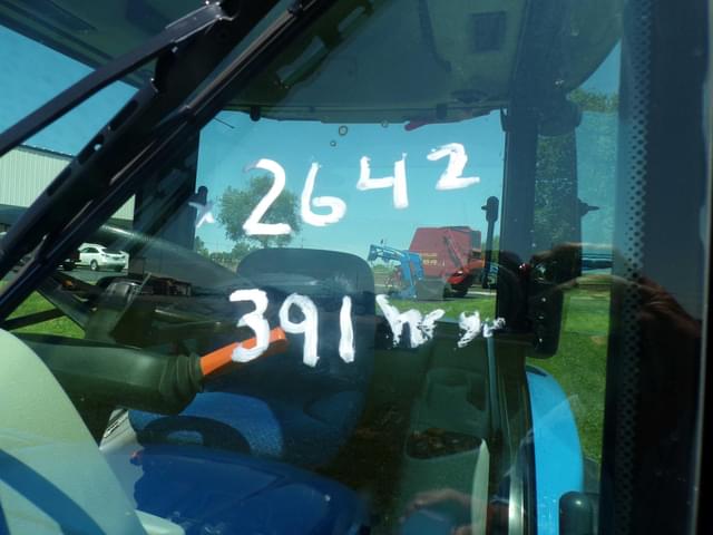 Image of New Holland Boomer 3040 equipment image 1