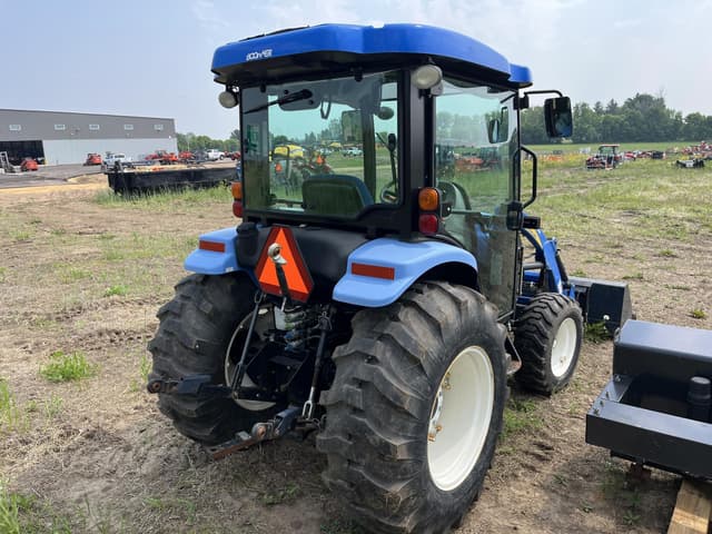 Image of New Holland Boomer 3050 equipment image 3