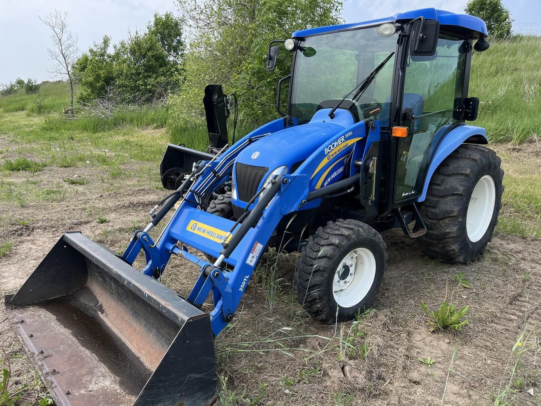 Image of New Holland Boomer 3050 Primary image
