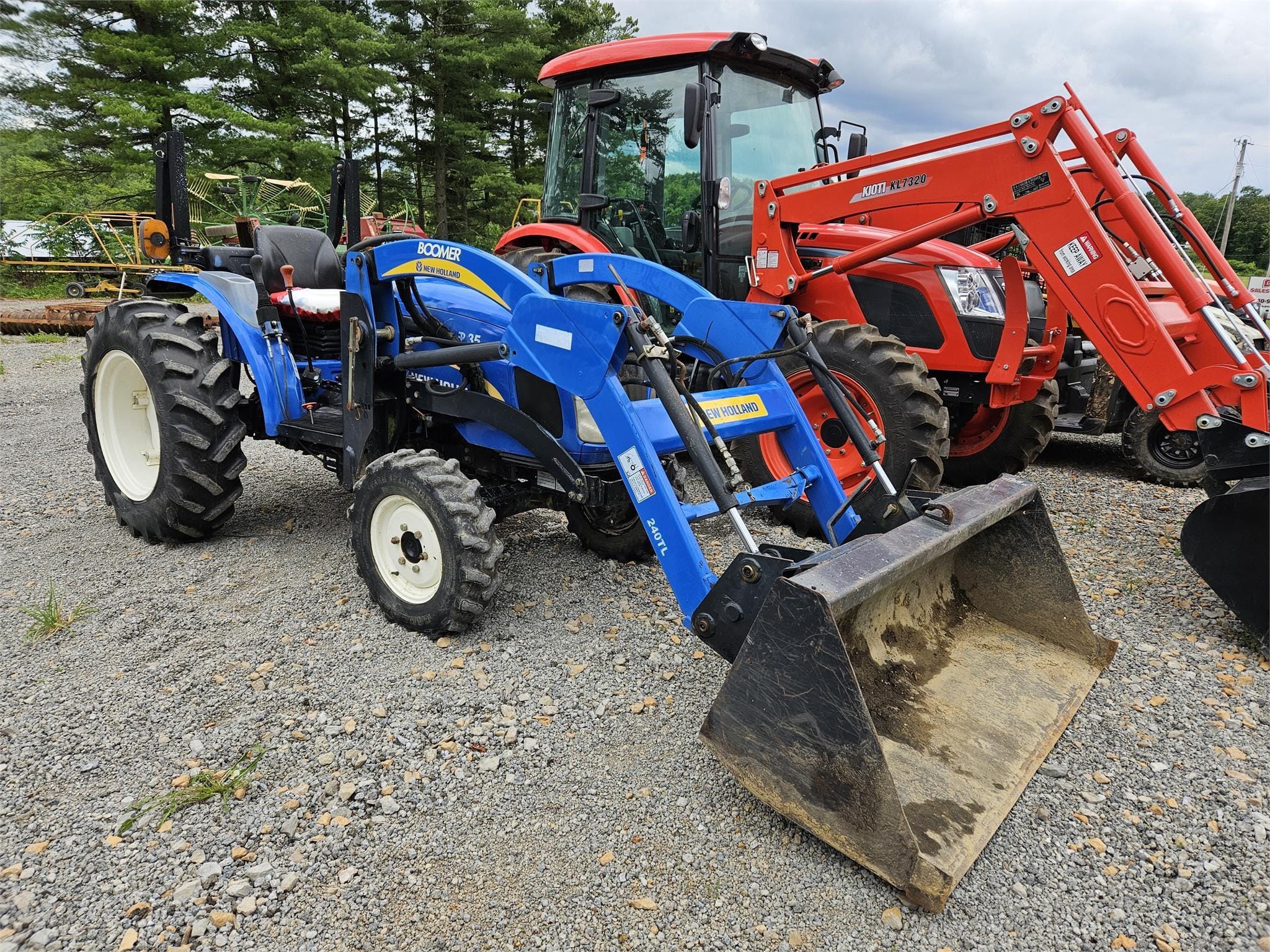 2012 New Holland Boomer 35 Equipment Image0