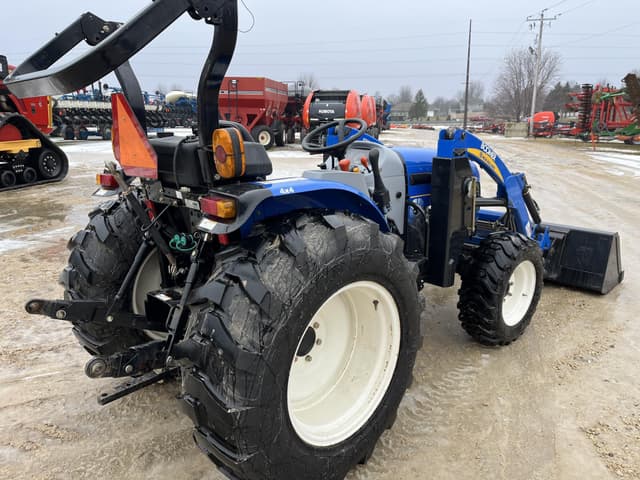 Image of New Holland Boomer 40 equipment image 3