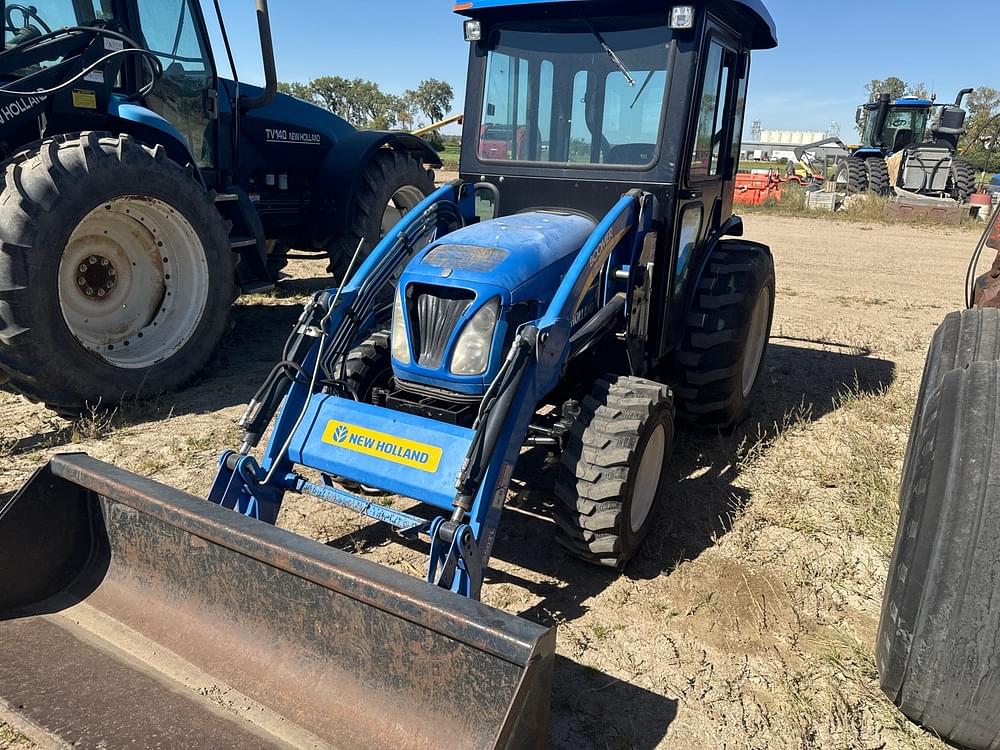 Image of New Holland Boomer 40 Image 1