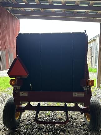 Image of New Holland BR7050 equipment image 4