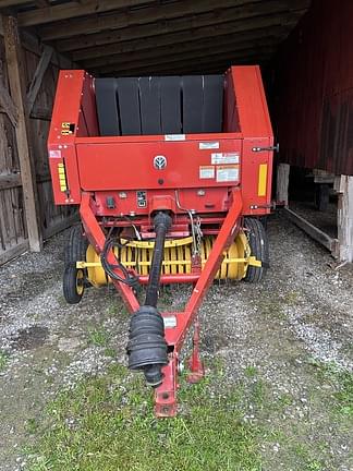 Image of New Holland BR7050 equipment image 2