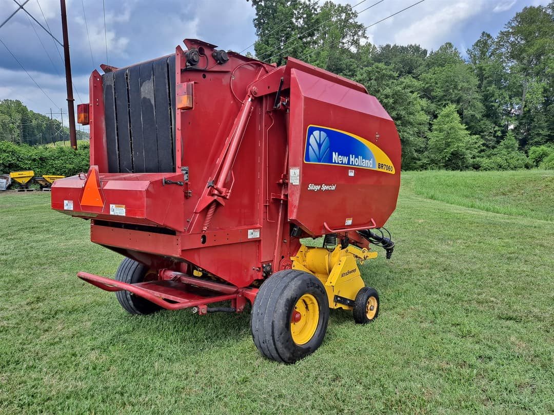 Image of New Holland BR7060 Primary image