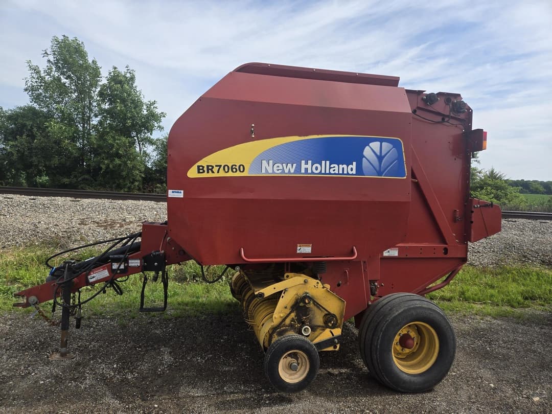 Image of New Holland BR7060 Primary image