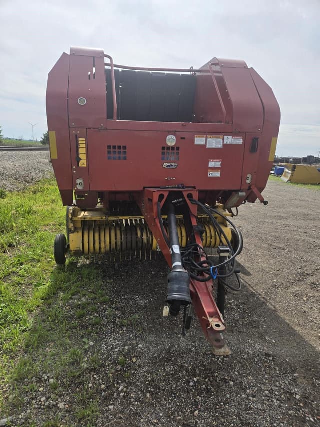 Image of New Holland BR7060 equipment image 4