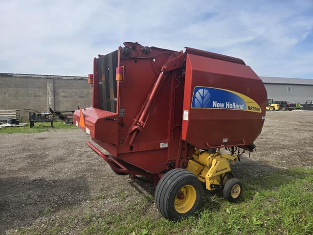 Image of New Holland BR7060 equipment image 2