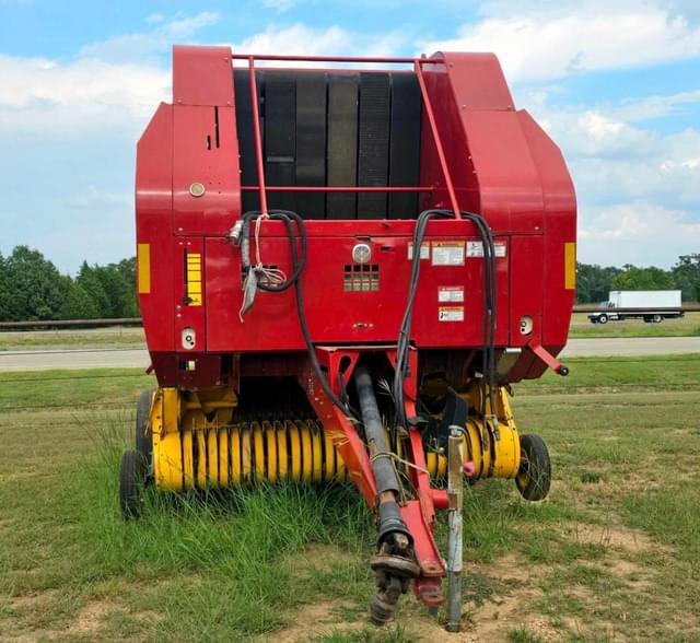 Image of New Holland BR7080 equipment image 3