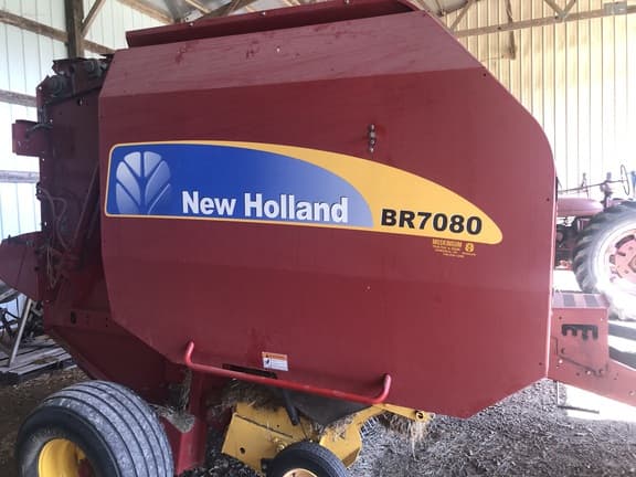 Image of New Holland BR7080 equipment image 3