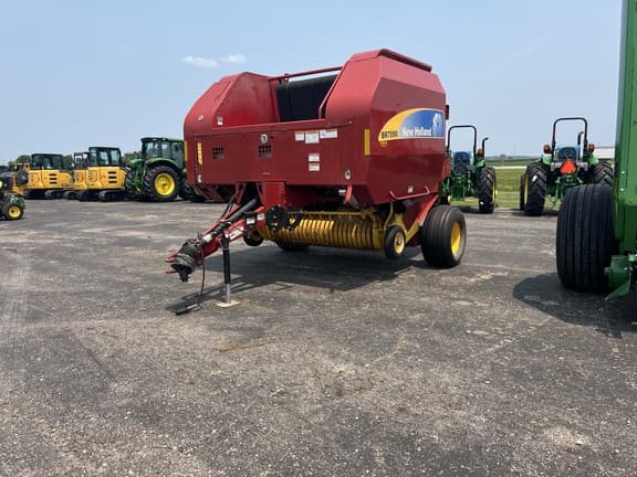 Image of New Holland BR7080 equipment image 1