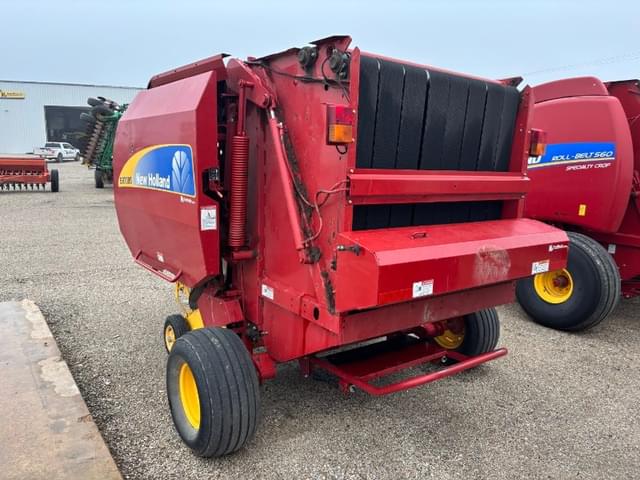 Image of New Holland BR7080 equipment image 4