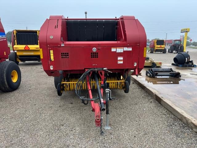 Image of New Holland BR7080 equipment image 1