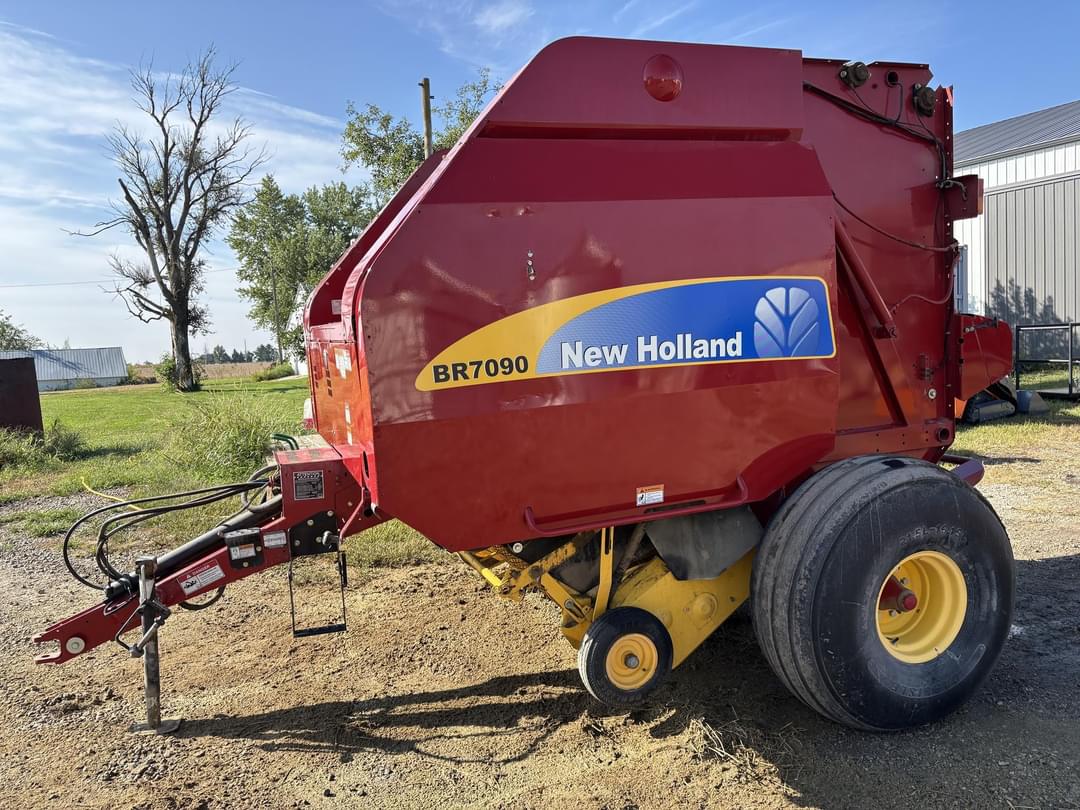 Image of New Holland BR7090 Primary image