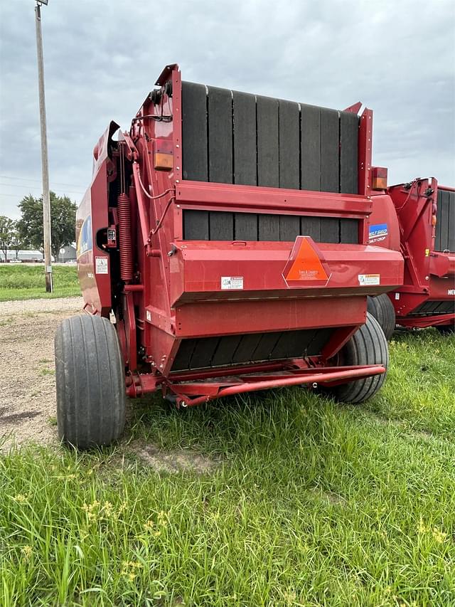 Image of New Holland BR7090 Specialty Crop equipment image 3