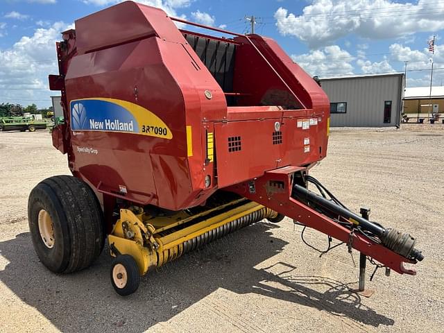Image of New Holland BR7090 equipment image 1