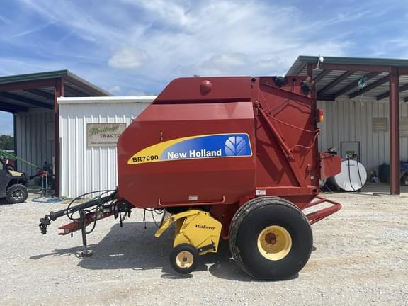 Image of New Holland BR7090 equipment image 1