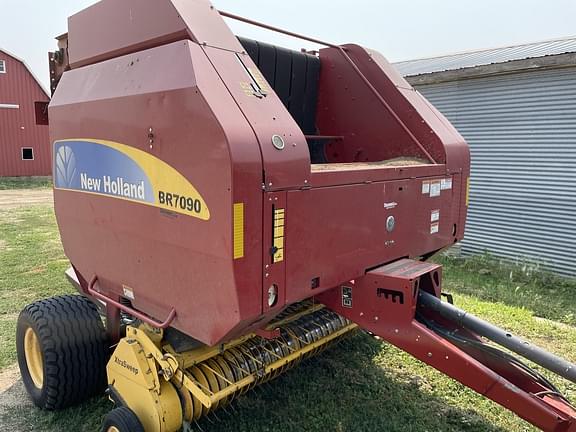 Image of New Holland BR7090 Primary image