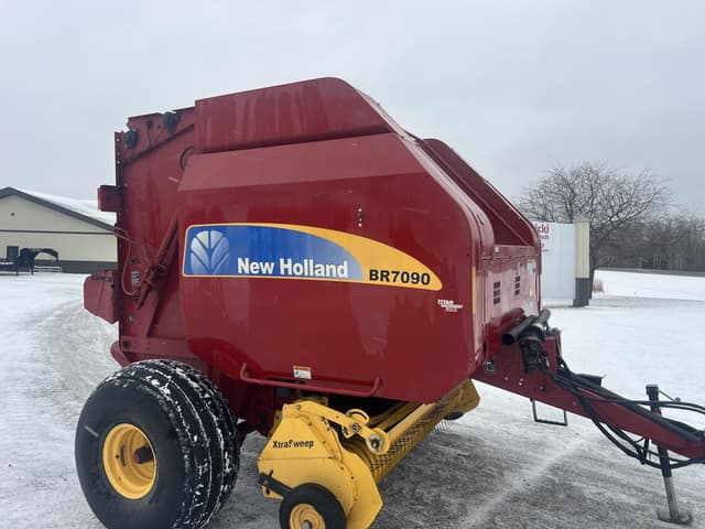 Image of New Holland BR7090 equipment image 4