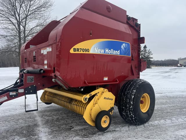 Image of New Holland BR7090 equipment image 3