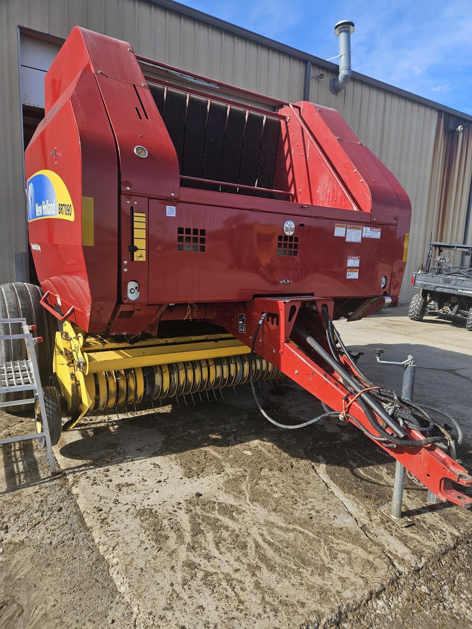 2012 New Holland BR7090 Equipment Image0