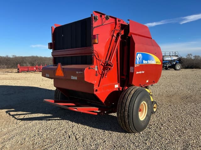 Image of New Holland BR7090 equipment image 3