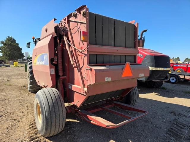 Image of New Holland BR7090 equipment image 4
