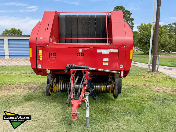 Image of New Holland BR7090 equipment image 1