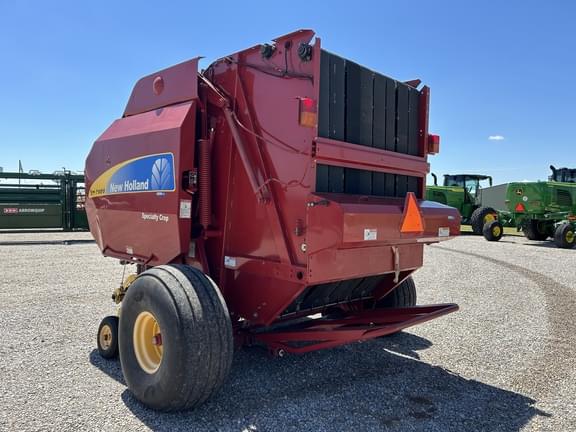 Image of New Holland BR7090 equipment image 2