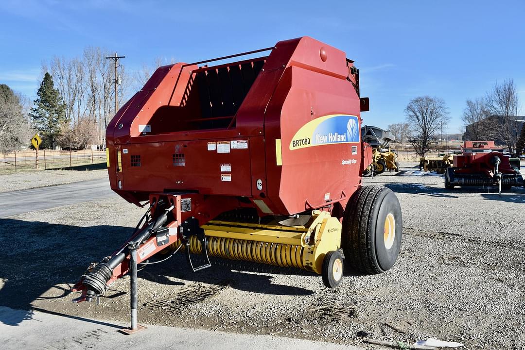 Image of New Holland BR7090 Primary image