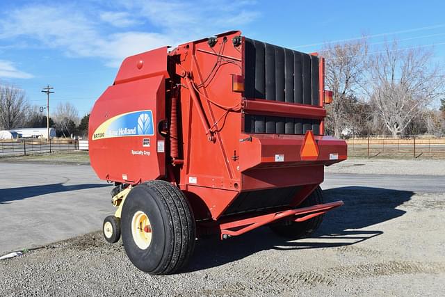 Image of New Holland BR7090 equipment image 3