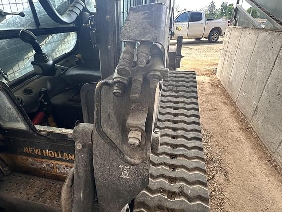 Image of New Holland C232 equipment image 3