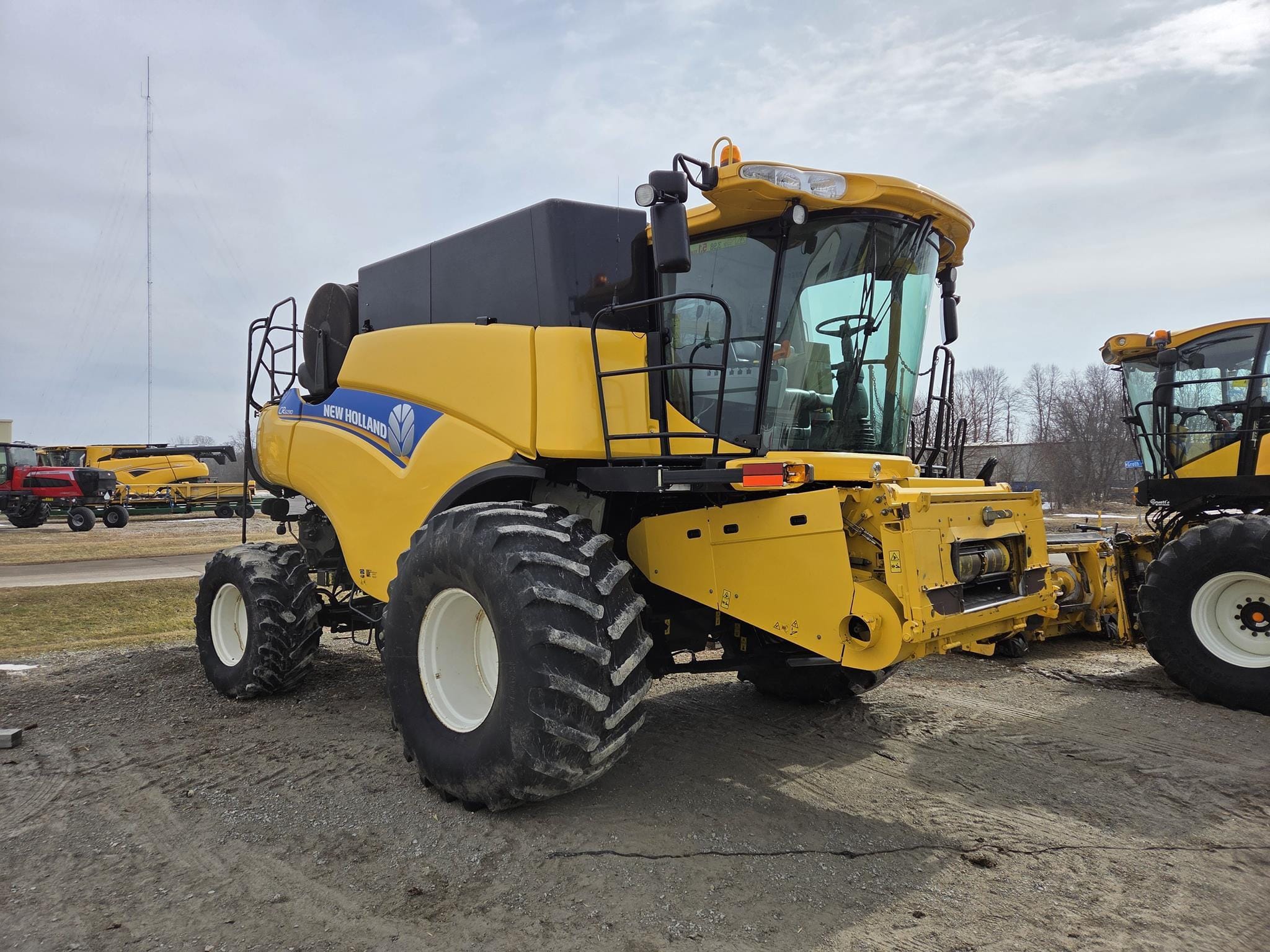 2012 New Holland CR6090 Equipment Image0